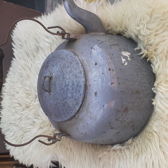 Large Graniteware Kettle gray swirl speckled Primitive Farmhouse - Picture 4 of 6